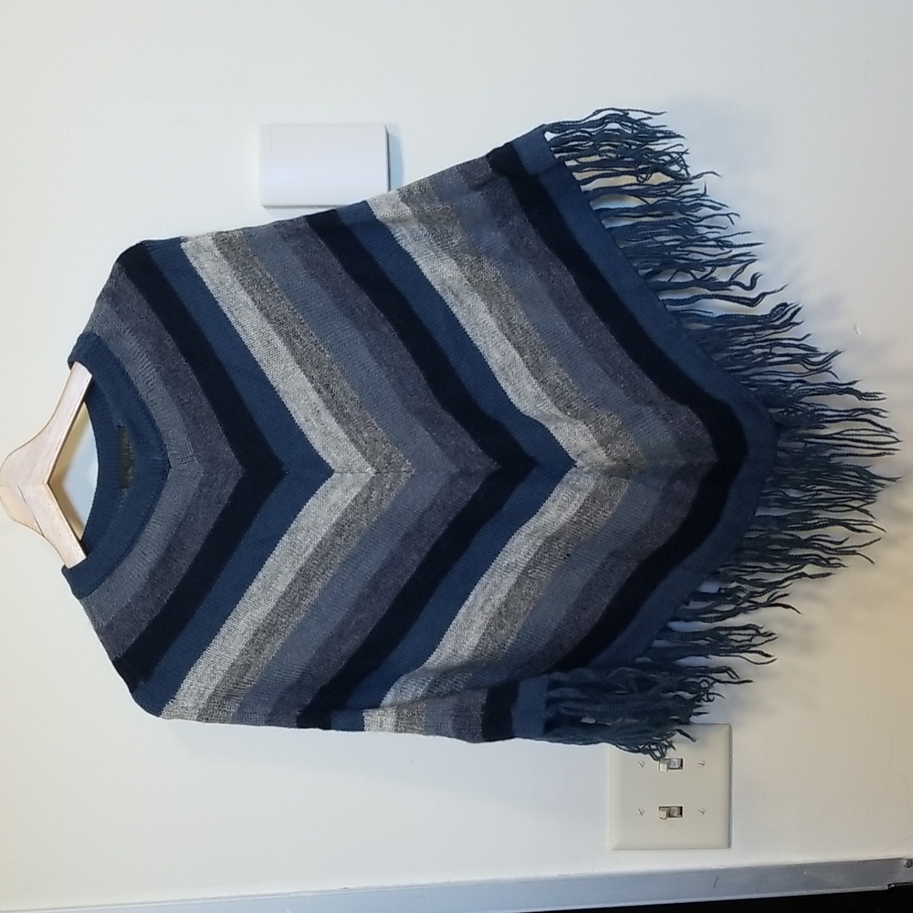 Gorgeous Arte Inka alpaca poncho sz S